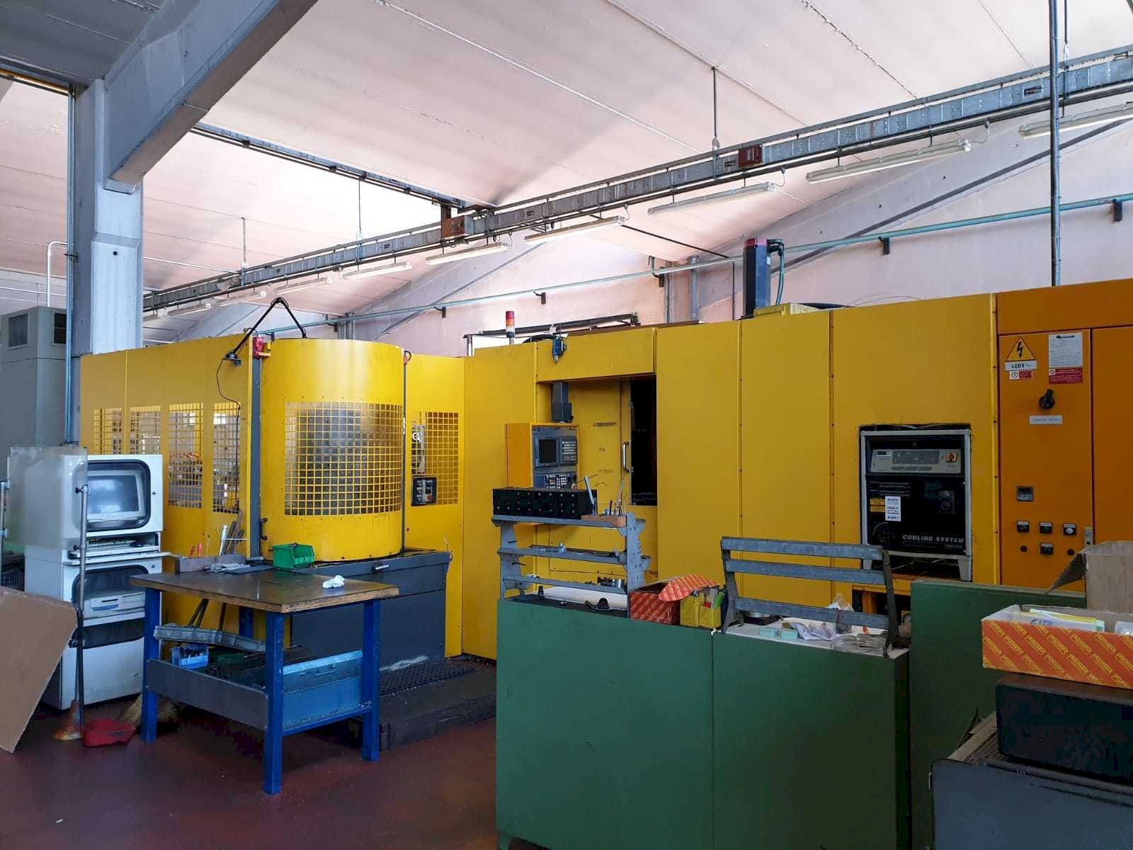 A Mandelli Thunder 500 gép elölnézete
