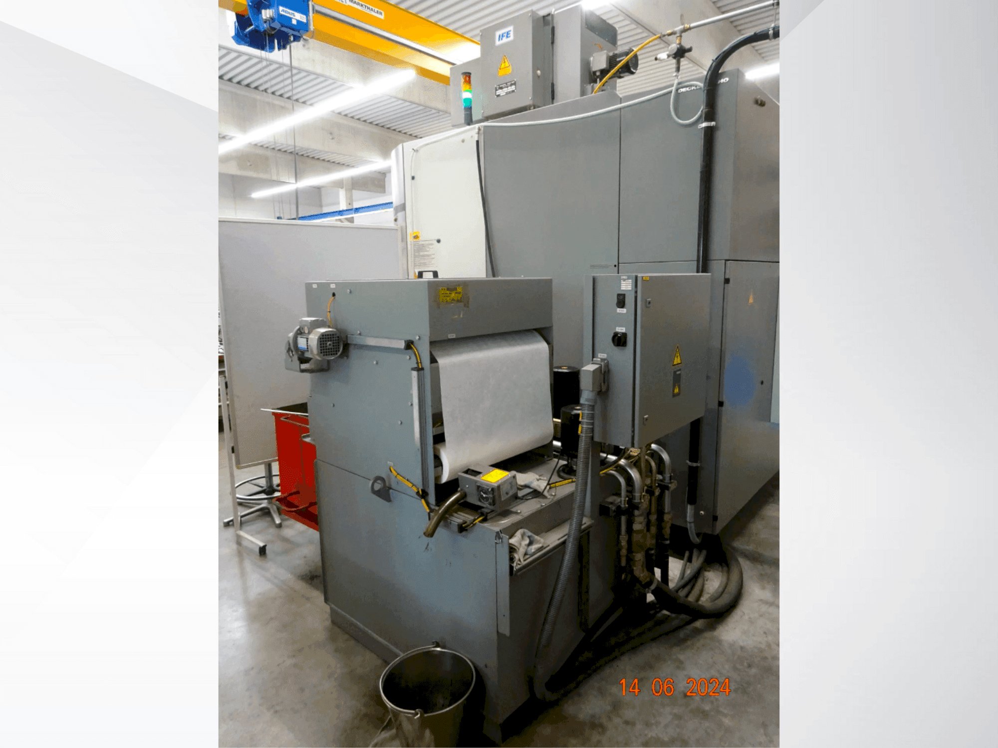 A DMG DMU 80 MonoBlock  gép elölnézete