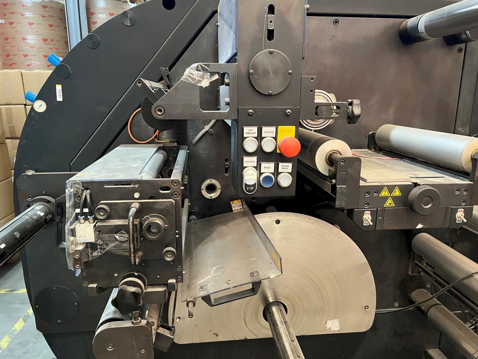 A FLEXOR 380B gép elölnézete