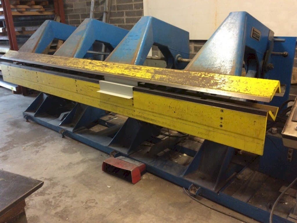 A Tensol P200-4 gép elölnézete