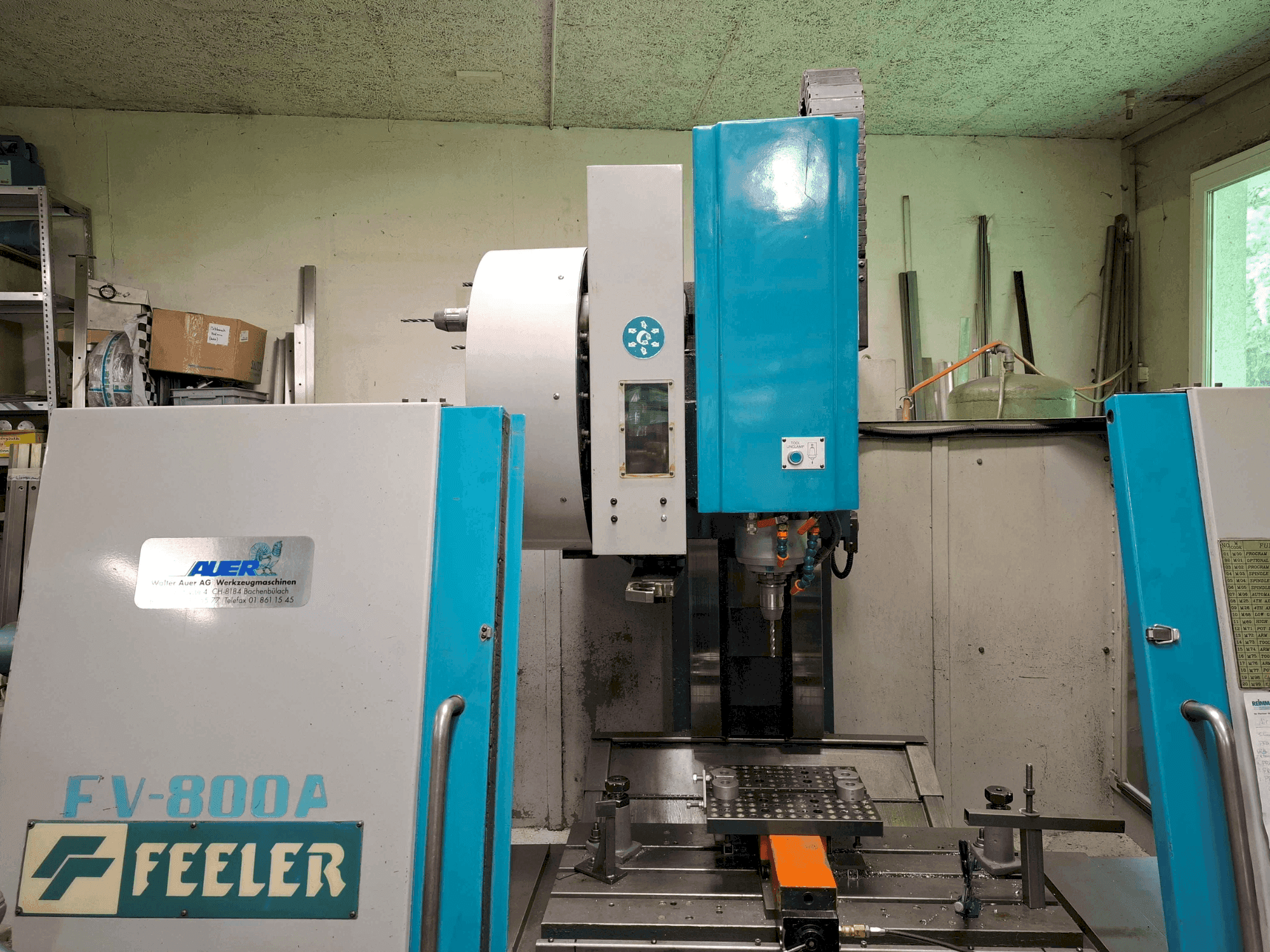 A Feeler FV-800A gép elölnézete