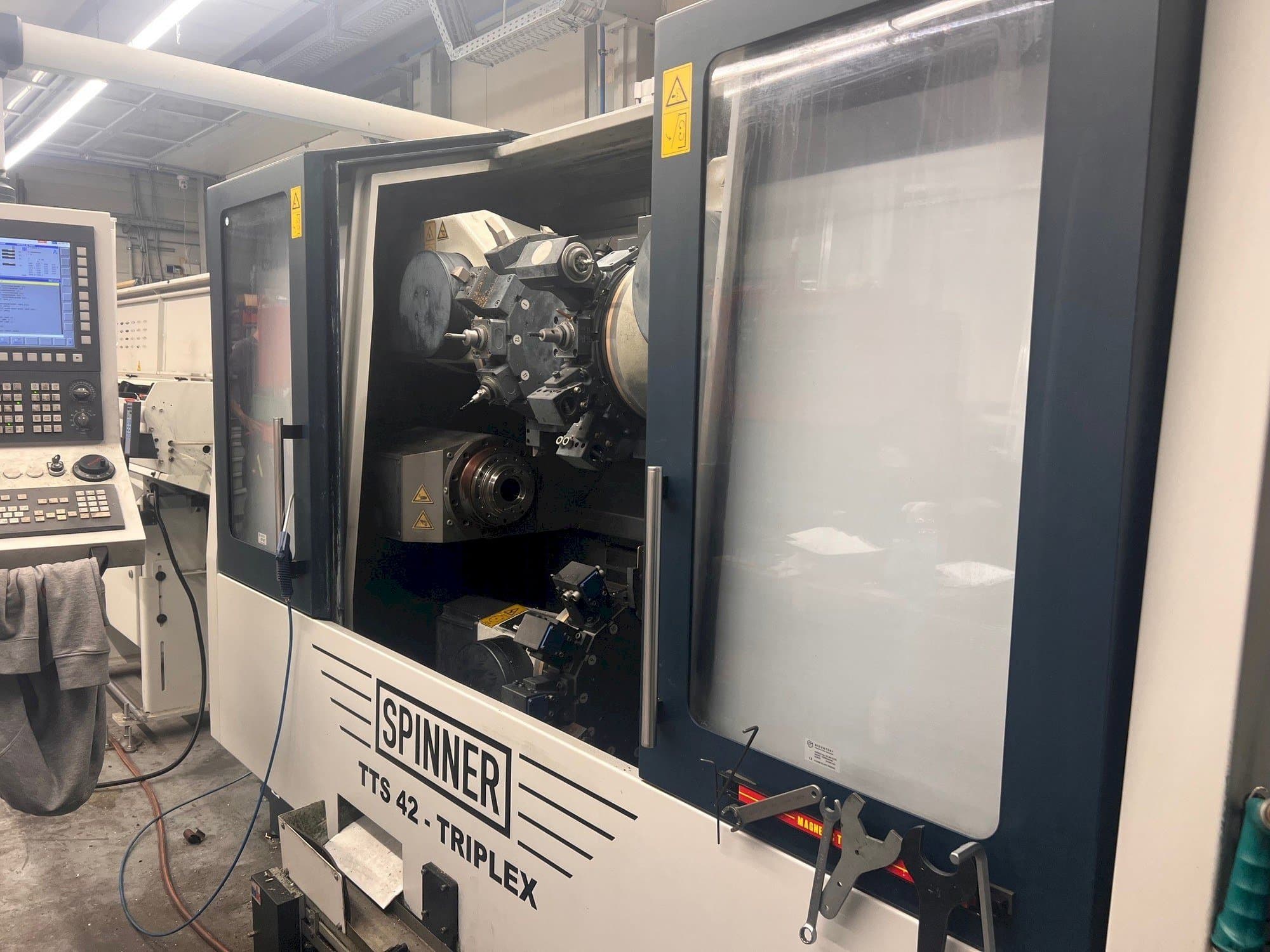 A SPINNER TTS 42 gép elölnézete