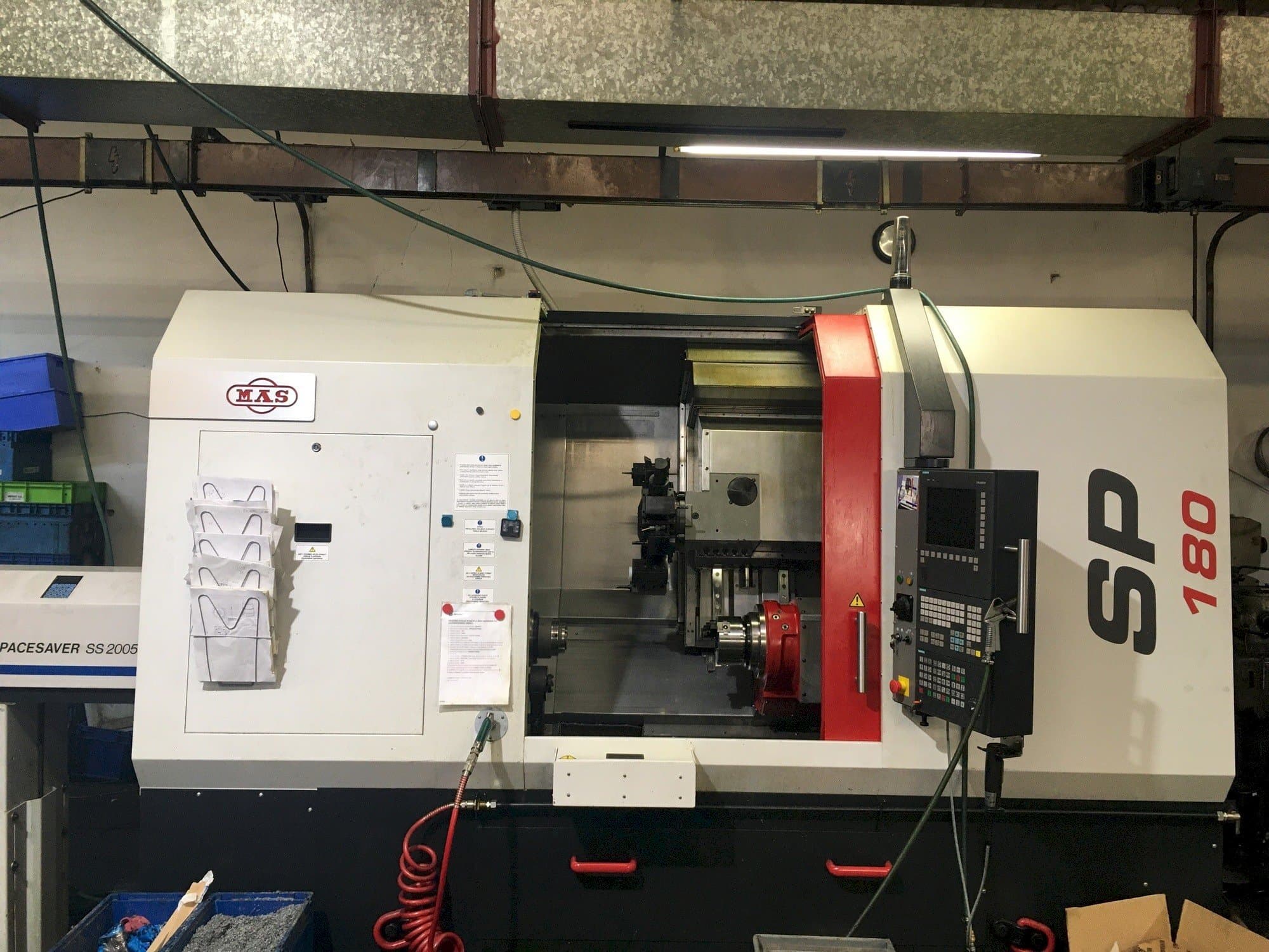 A KOVOSVIT MAS SP 180 SY  gép elölnézete