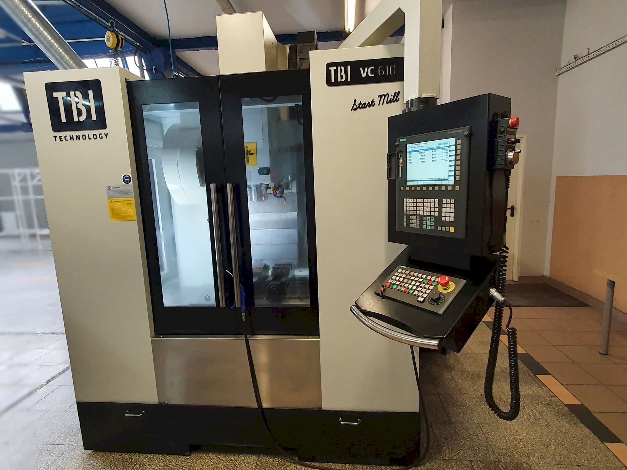 A TBI VC610 Start Mill gép elölnézete