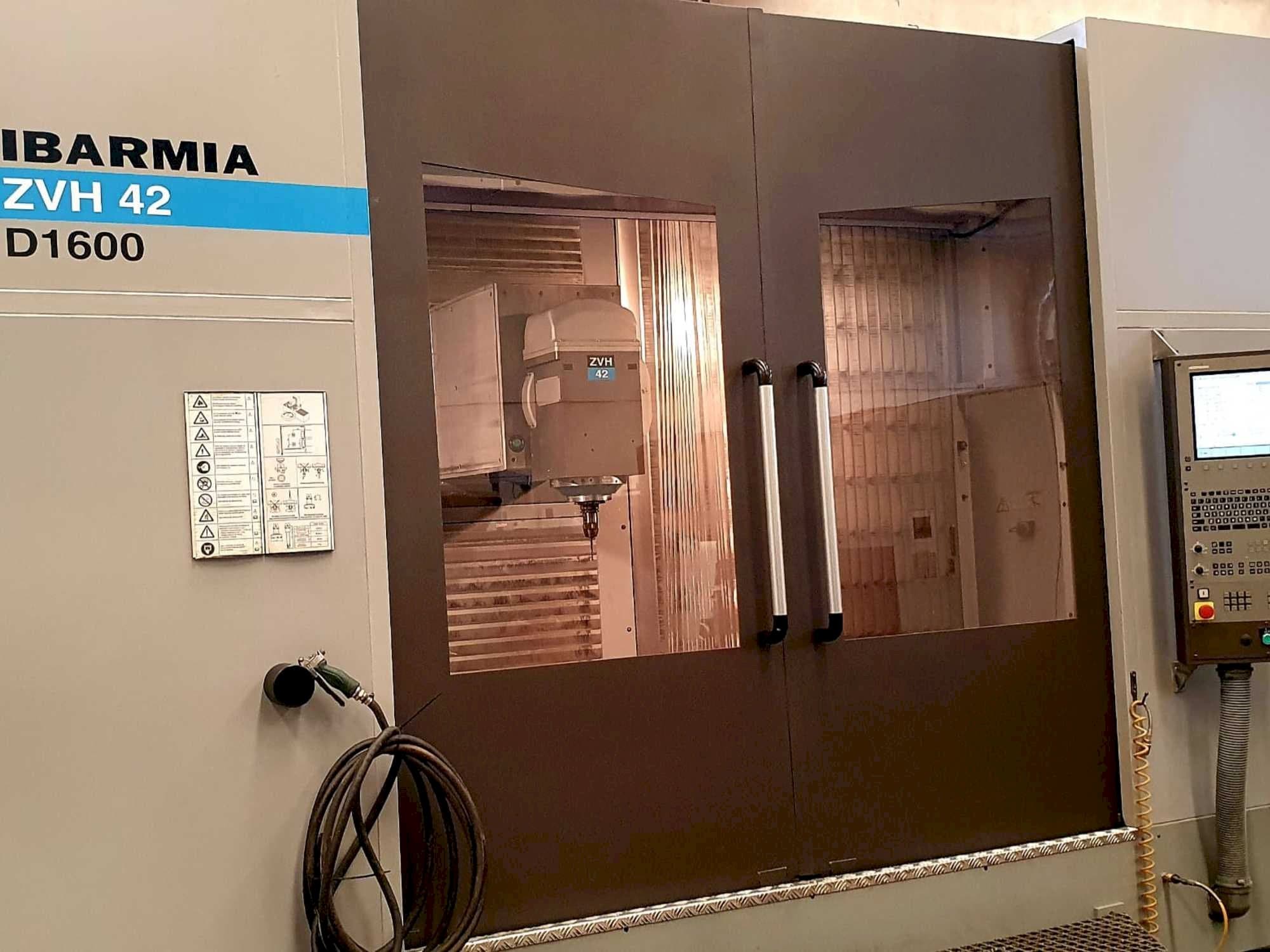 A IBARMIA ZVH 42 D1600  gép elölnézete