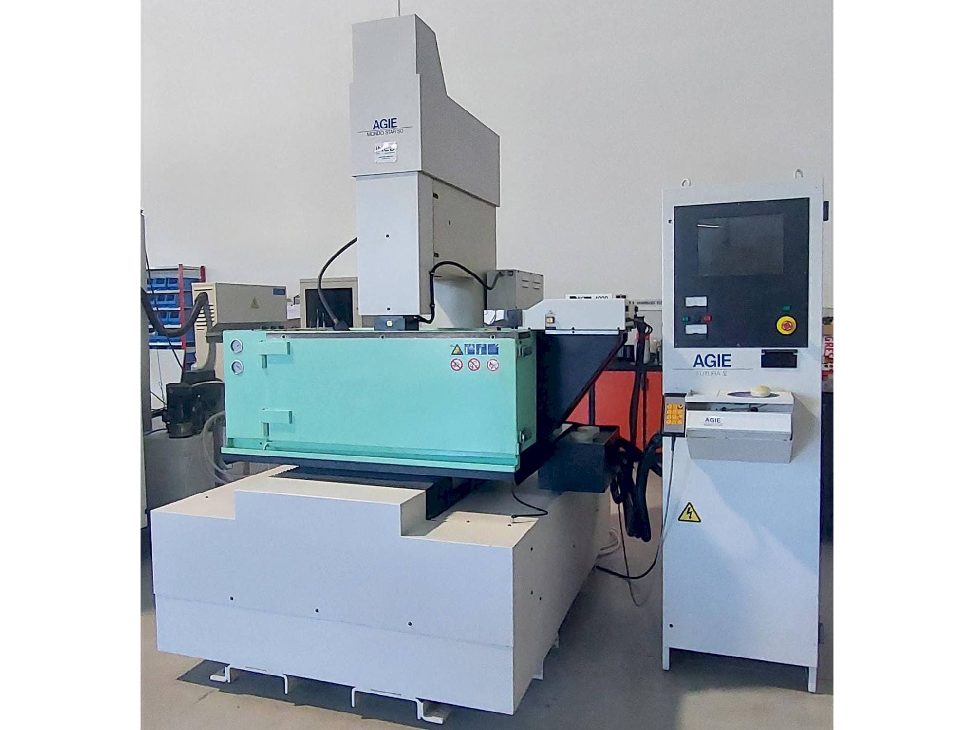 A AGIE MONDO STAR 50 gép elölnézete