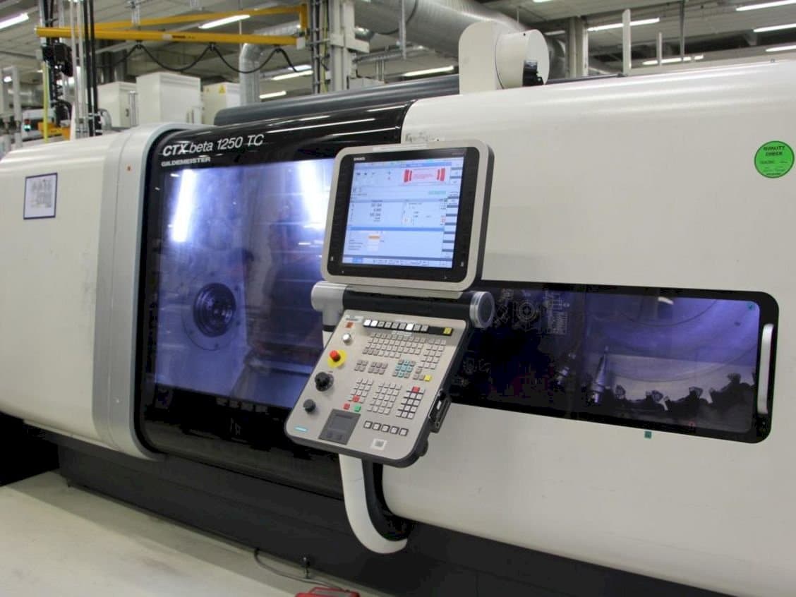 A DMG MORI GILDEMEISTER CTX Beta 1250 TC gép elölnézete