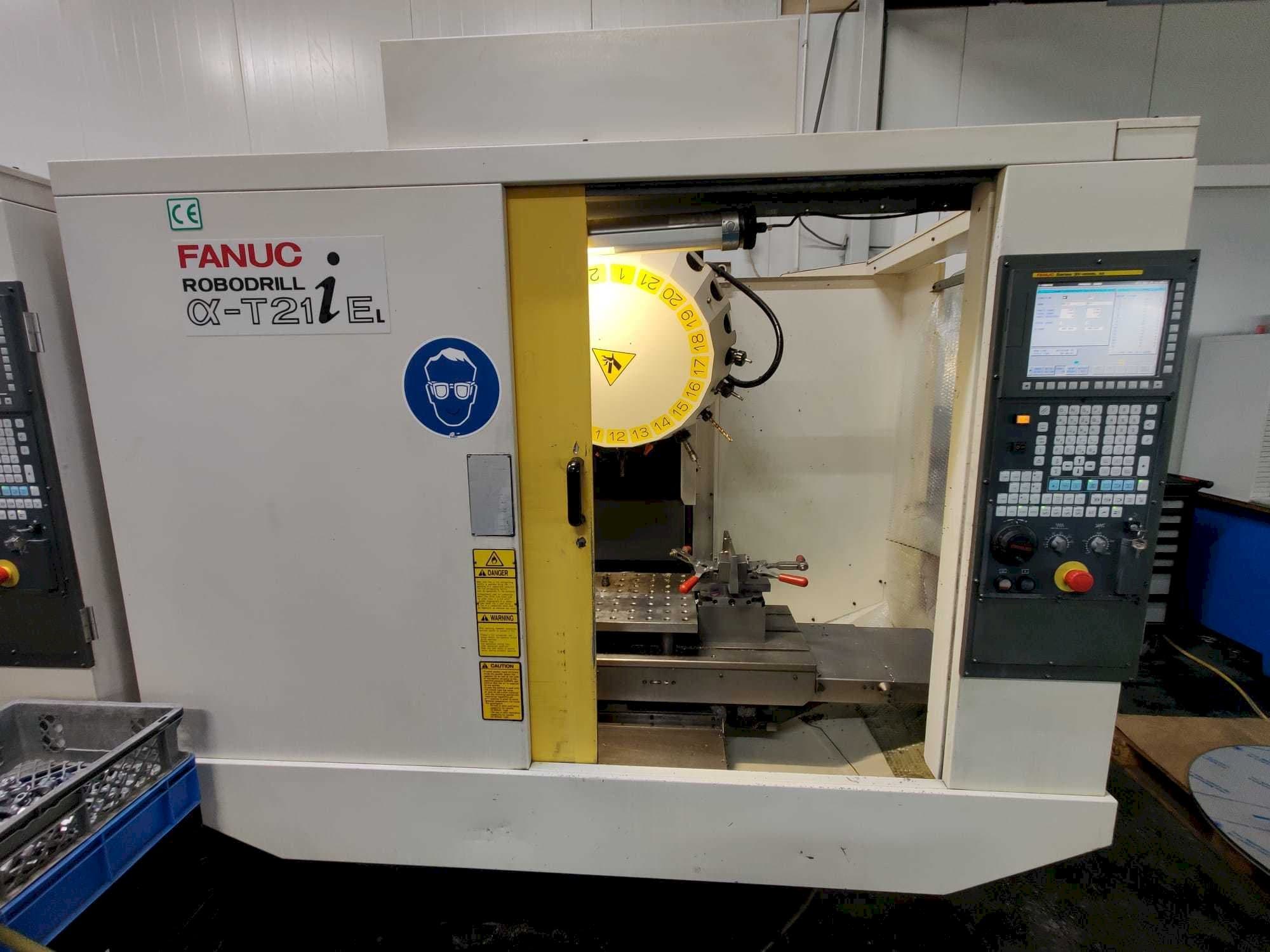 A FANUC Robodrill α-T21iEL  gép elölnézete