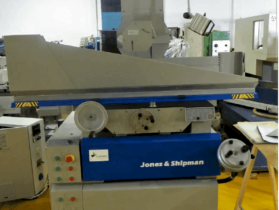 A Jones & Shipman 1400 E  gép elölnézete