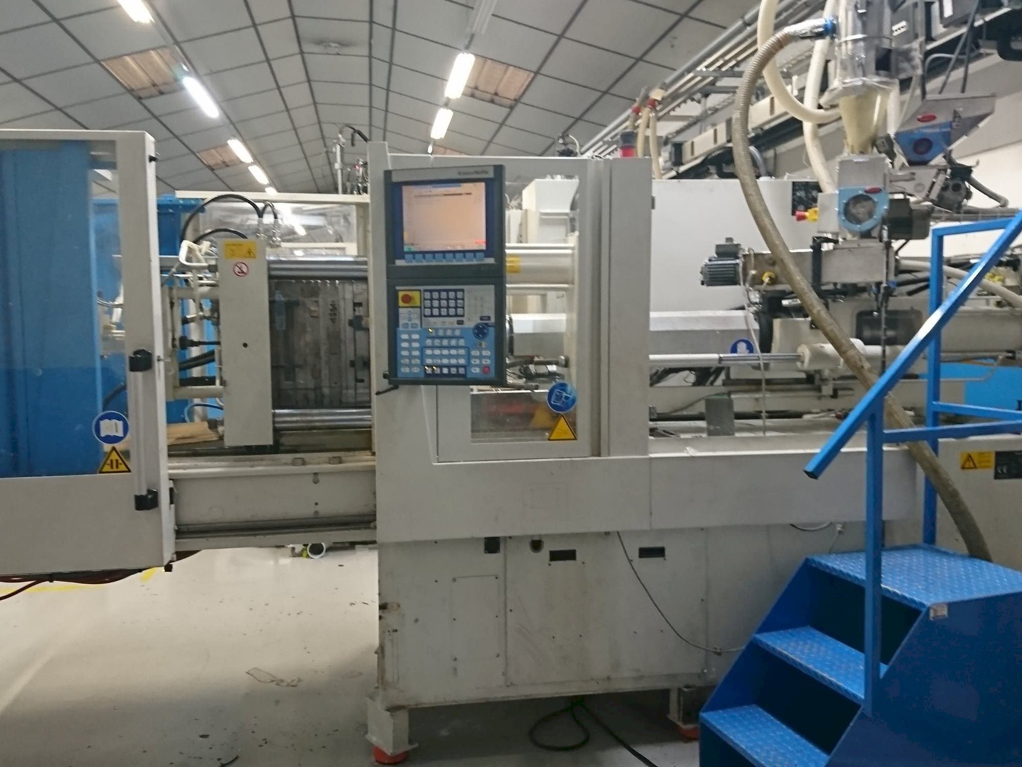 A Krauss Maffei 80-750 CX gép elölnézete