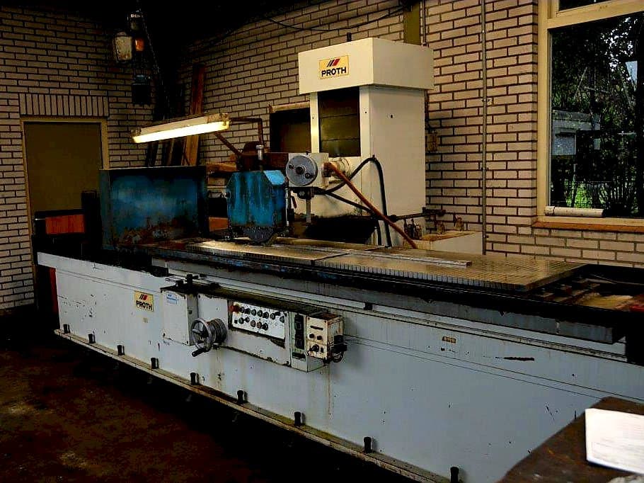 A Proth PSGC-60220AHR gép jobb nézete
