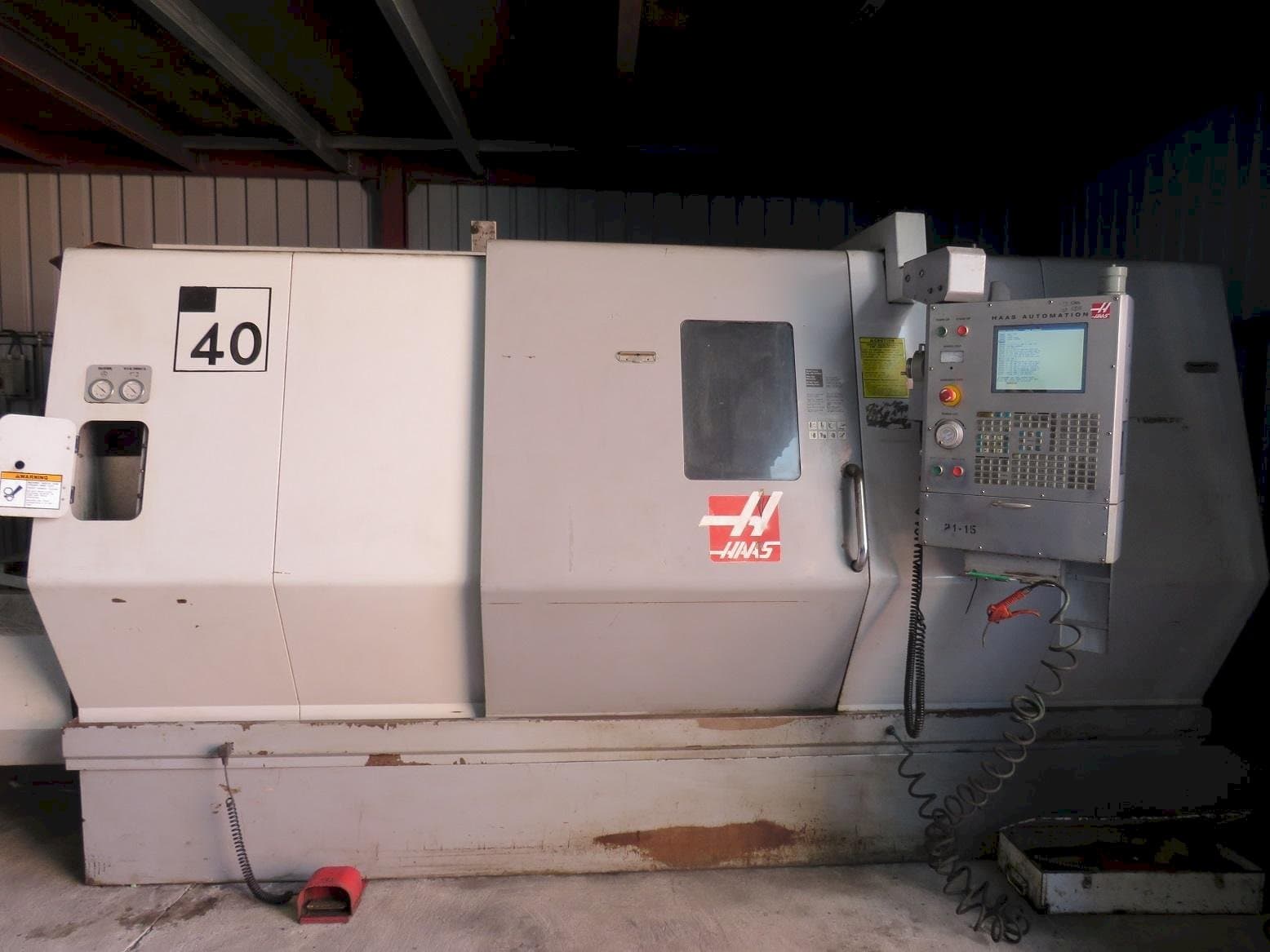 A HAAS SL-40 gép elölnézete