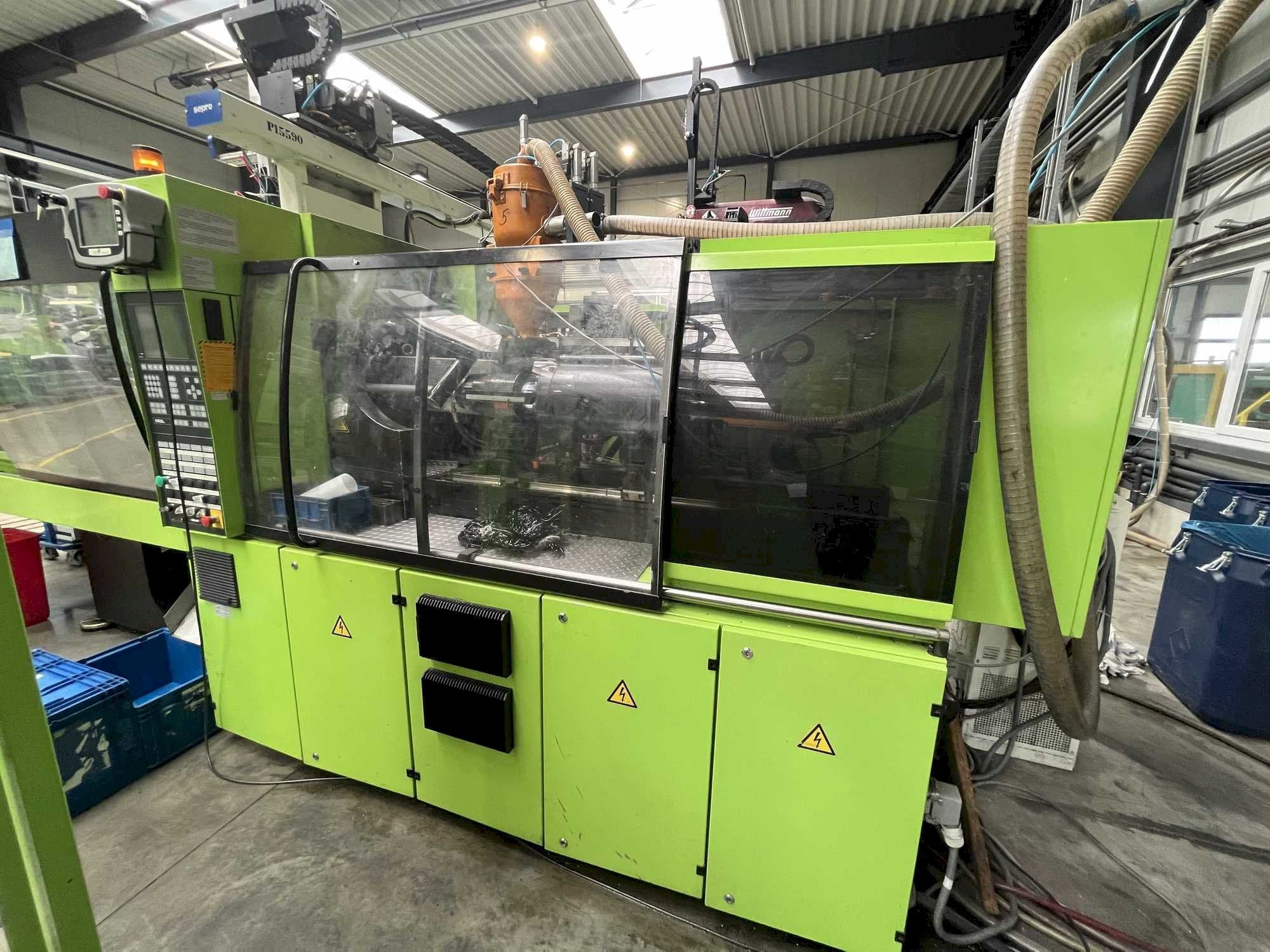 A Engel VIC 650/150 TECH gép elölnézete