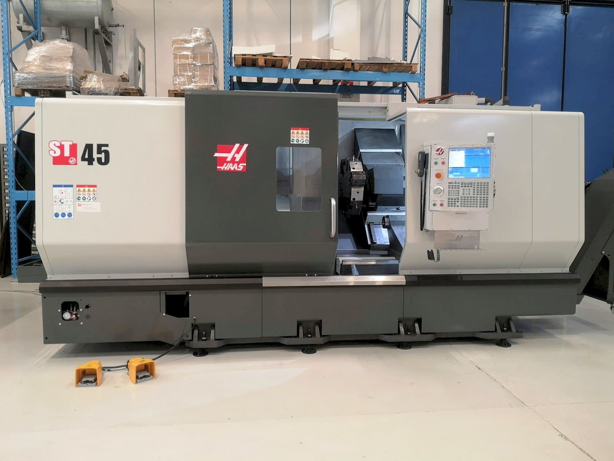 A HAAS ST-45 gép elölnézete