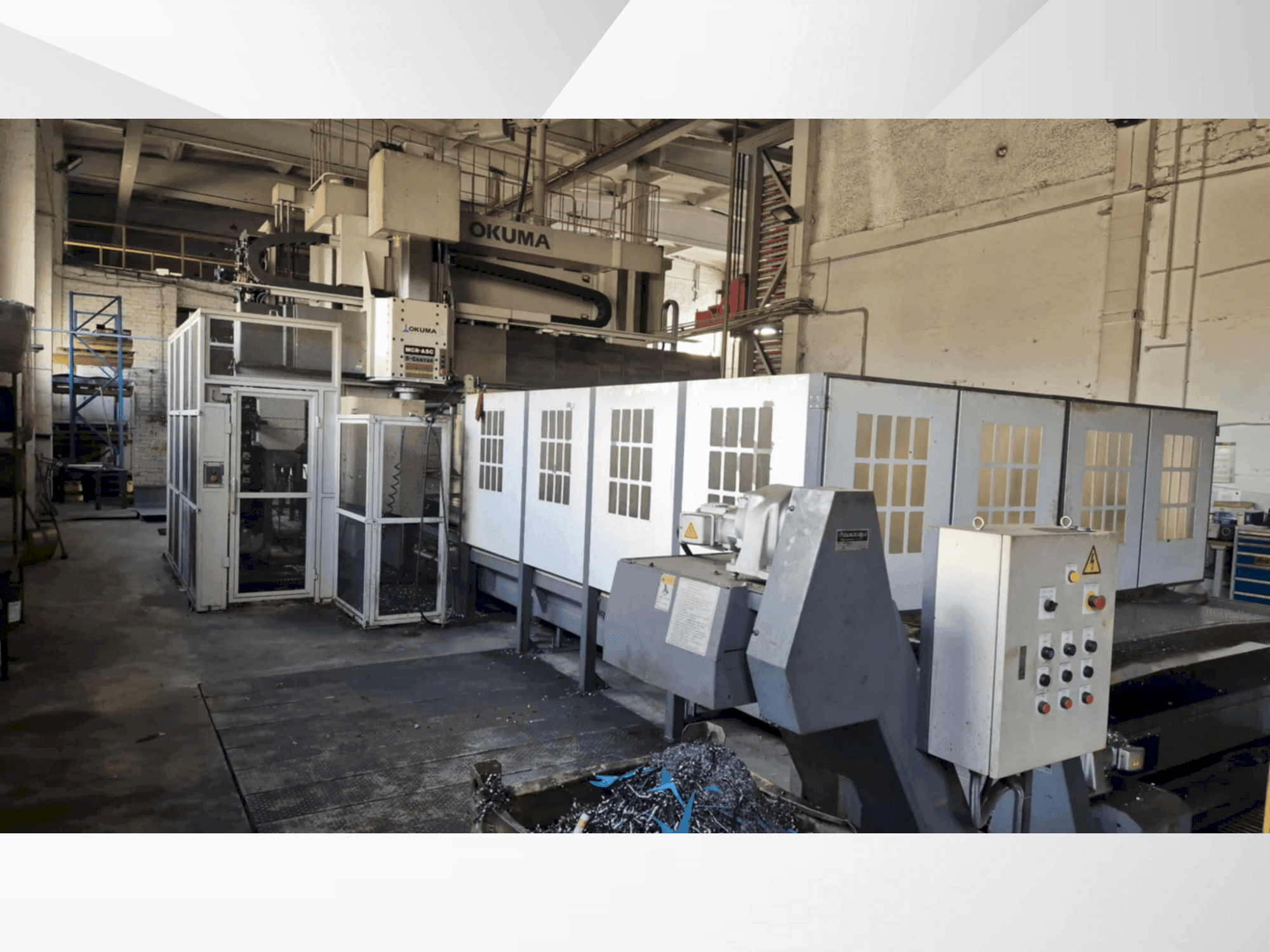 A Okuma MCR-A5C30x65 gép elölnézete