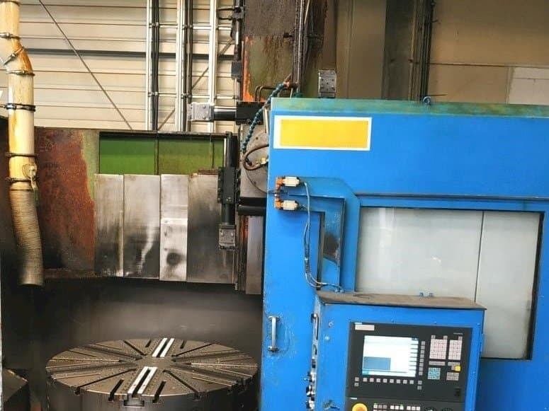 A Carnaghi AT 1400 gép elölnézete