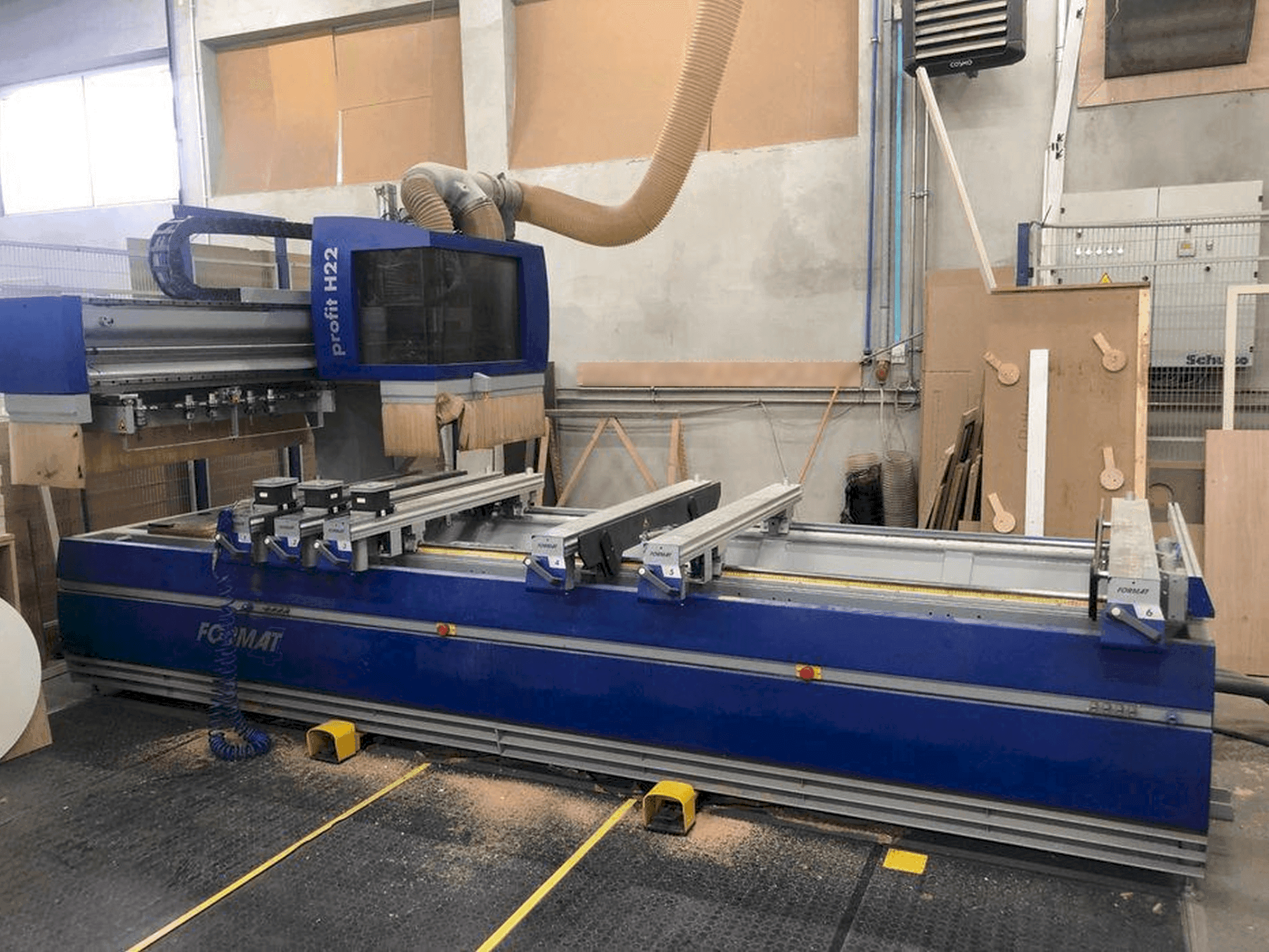 A FORMAT4 Profit H22  gép elölnézete