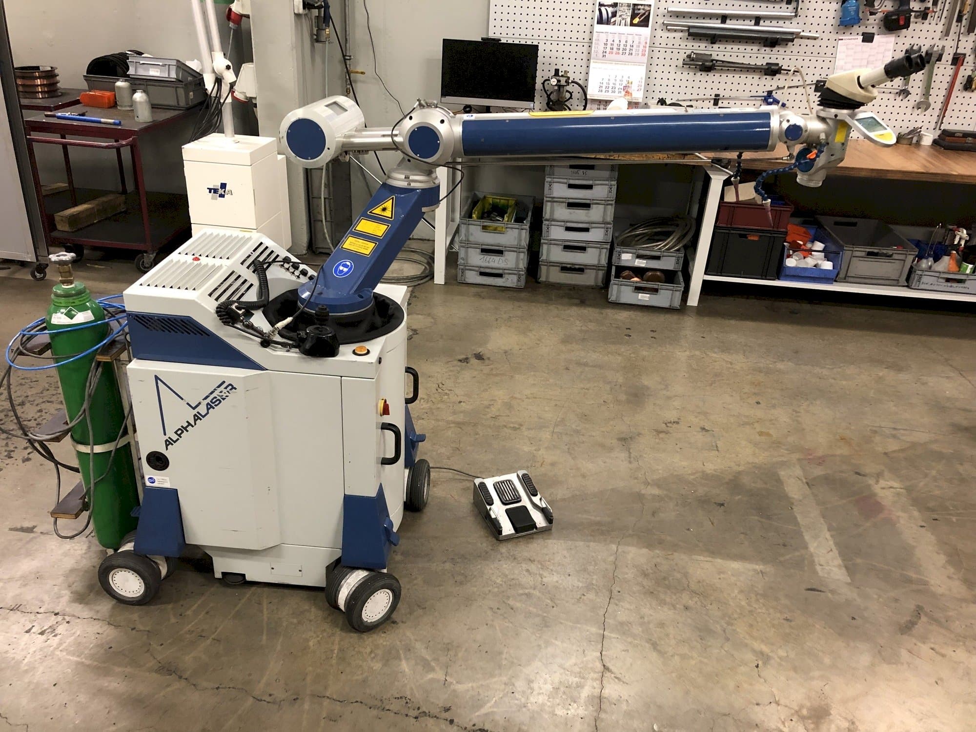 A ALPHA LASER ALM 200  gép bal oldali nézete