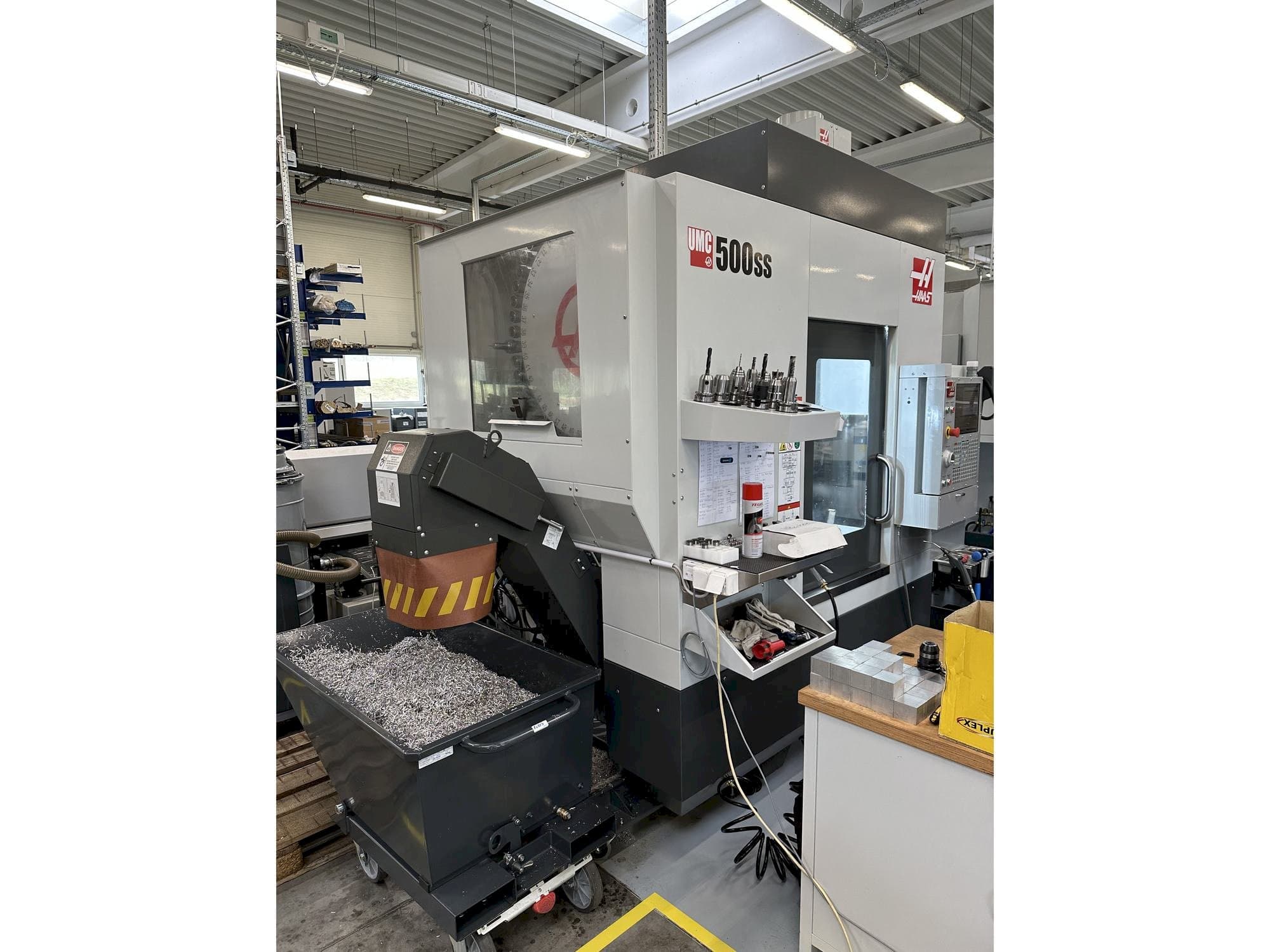 A HAAS UMC-500SS  gép elölnézete