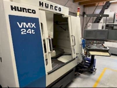 A Hurco VMX 24 T gép oldalnézete