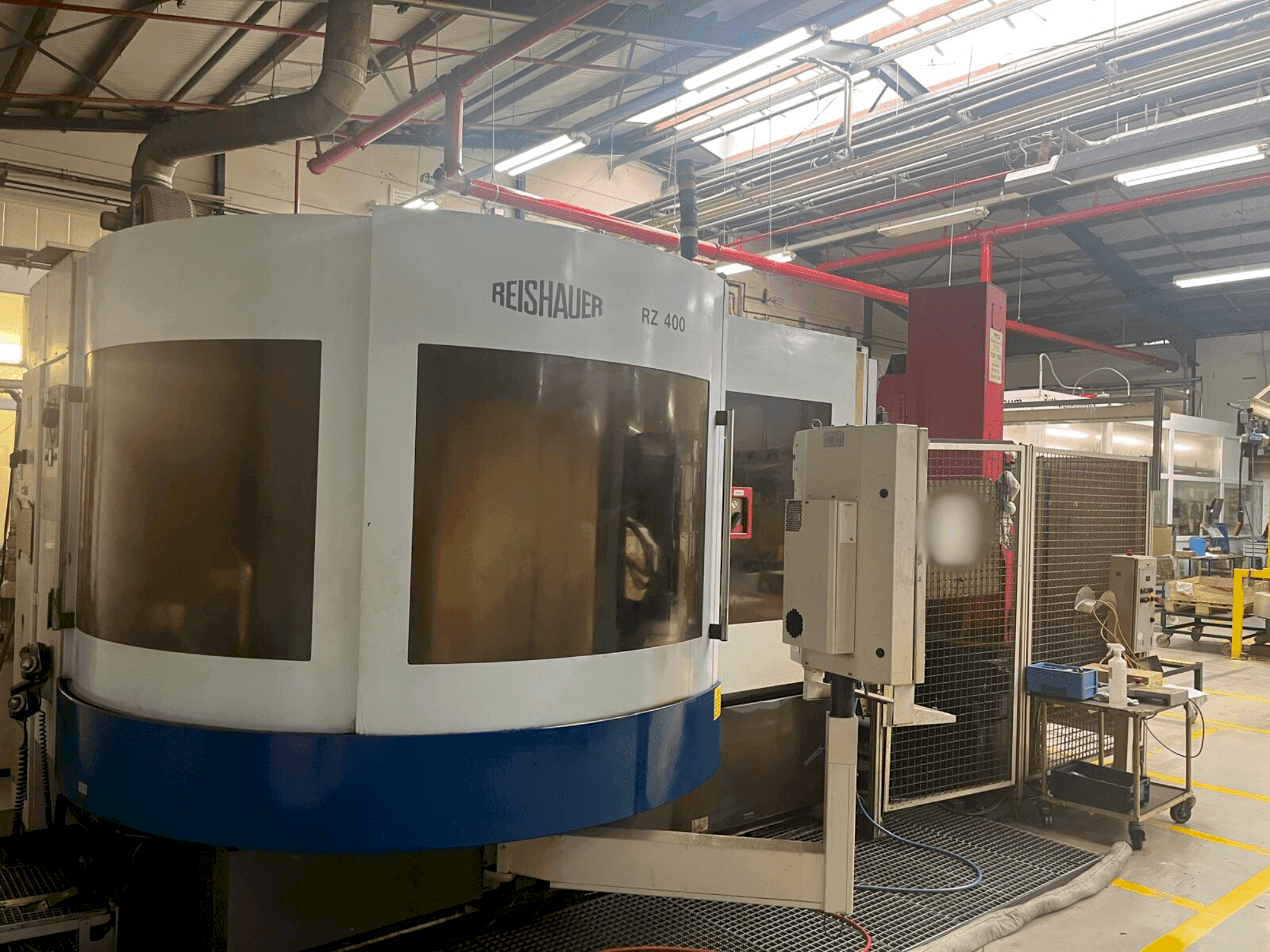 A Reishauer RZ 400 gép elölnézete