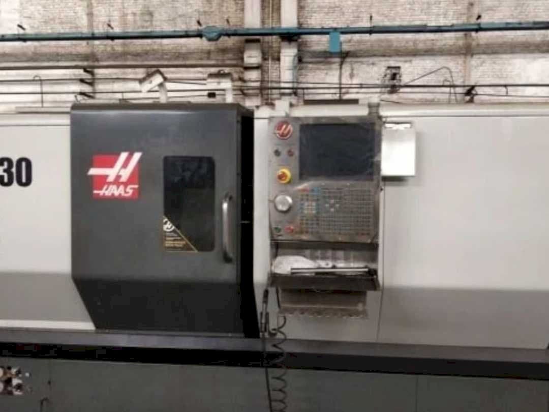 A HAAS ST-30 gép elölnézete