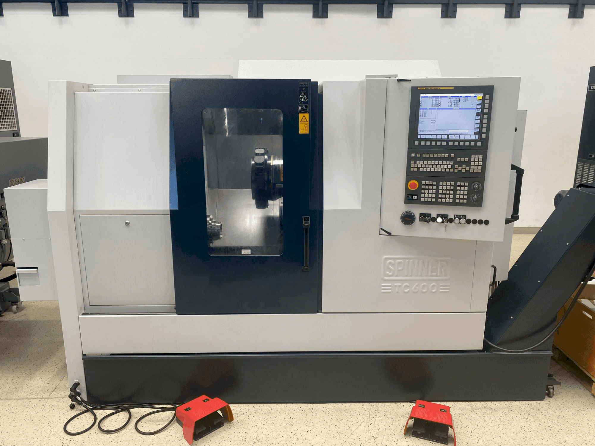 A SPINNER TC600-65-MCY  gép elölnézete