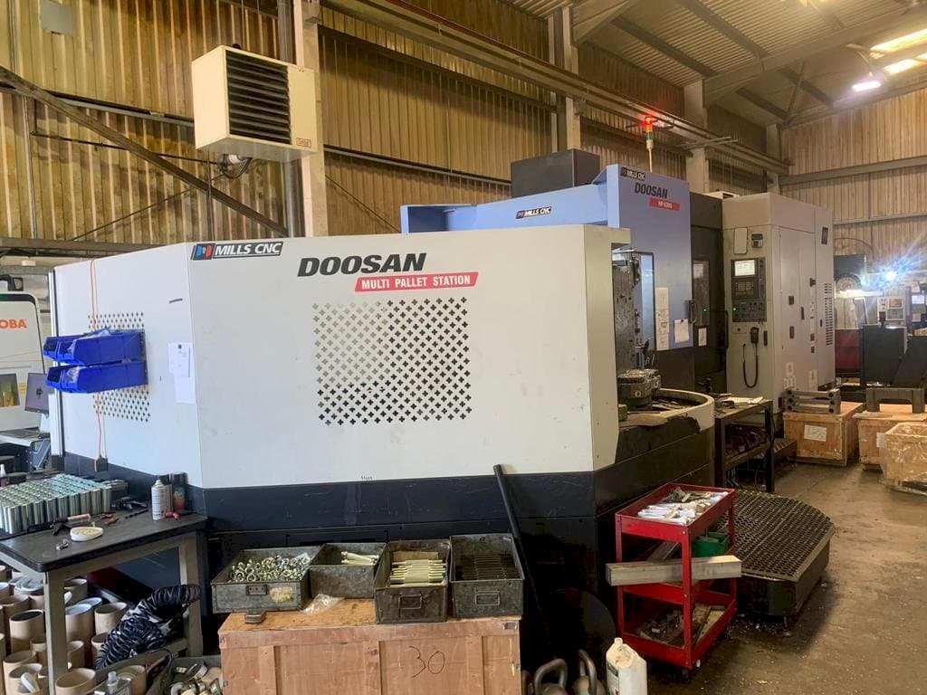 A Doosan HP 6300 gép elölnézete