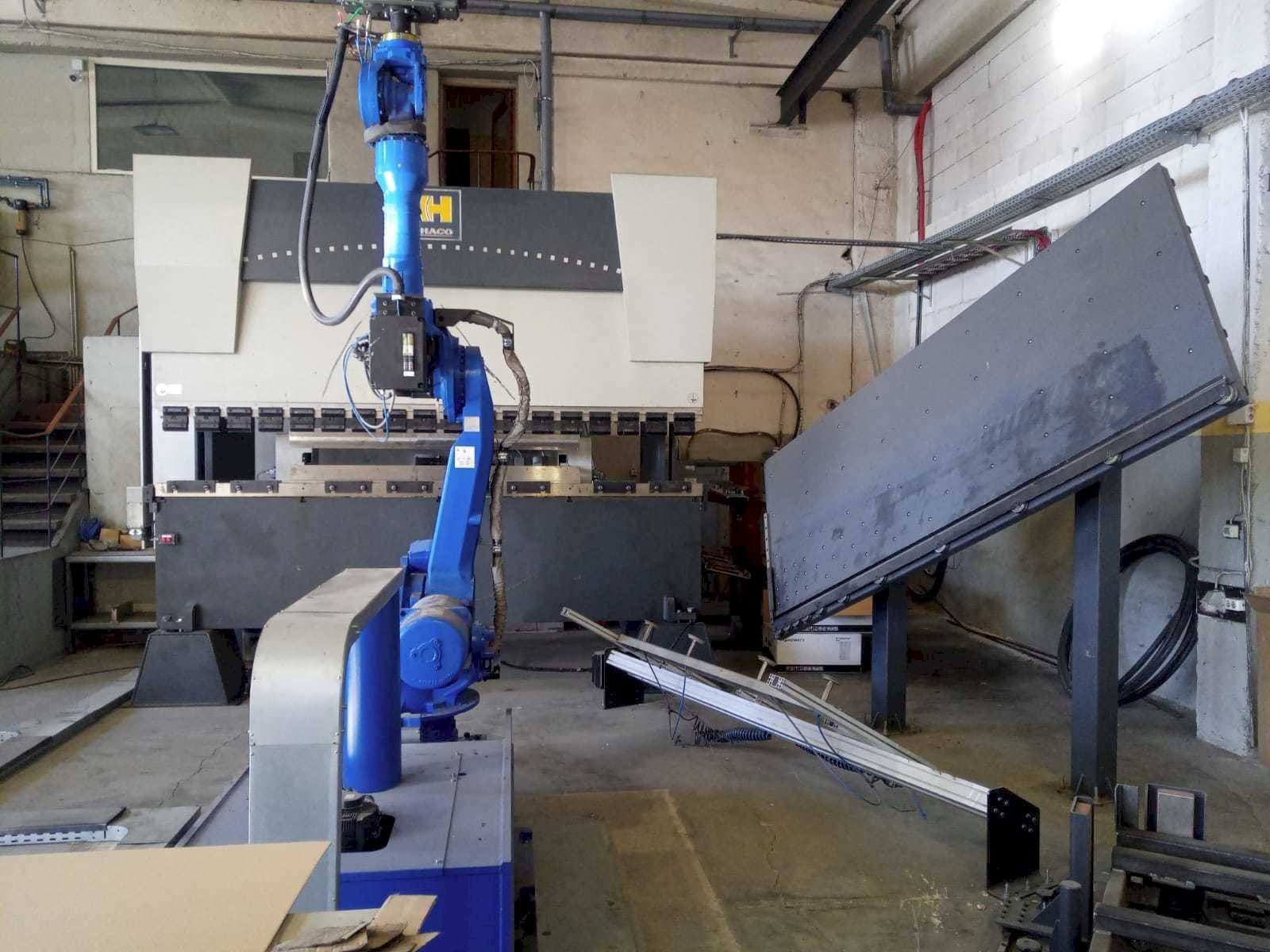 A HACO ERM 36150 gép elölnézete