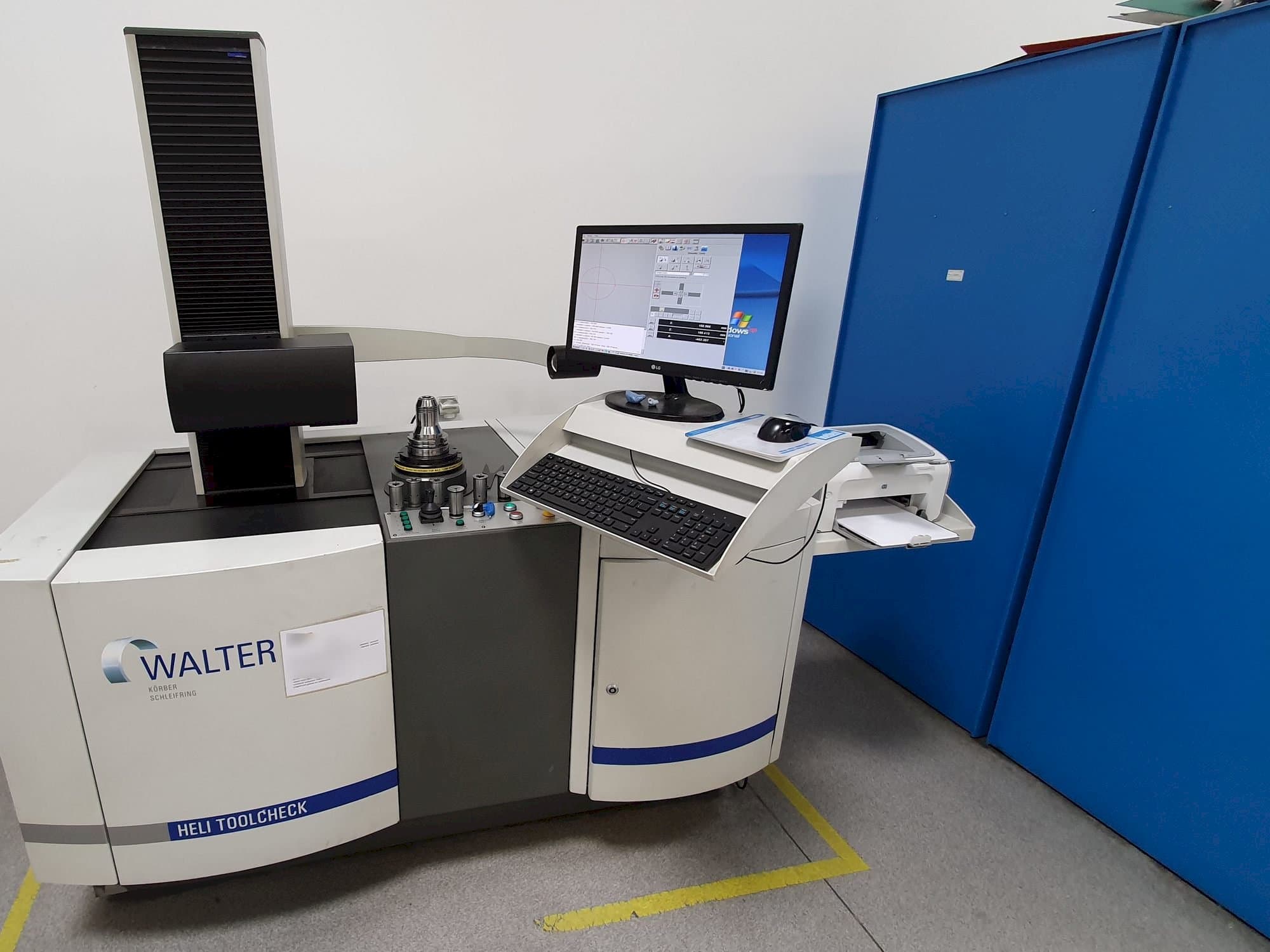 A Walter Heli Toolcheck 3C gép elölnézete