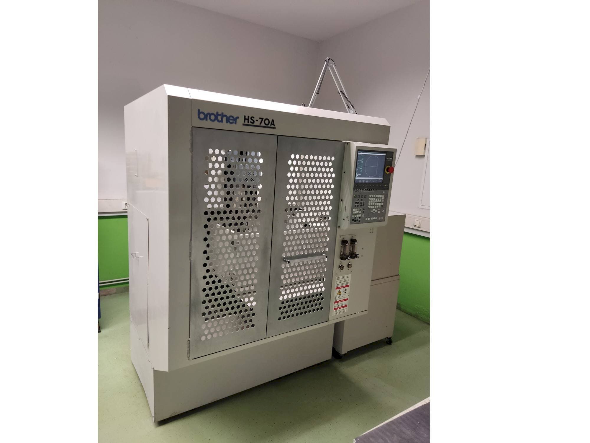 A Brother HS-70A gép elölnézete