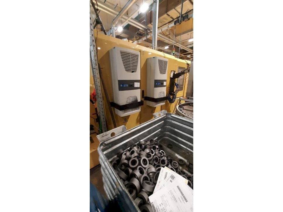 A TAJMAC-ZPS SAL 100/4 gép elölnézete