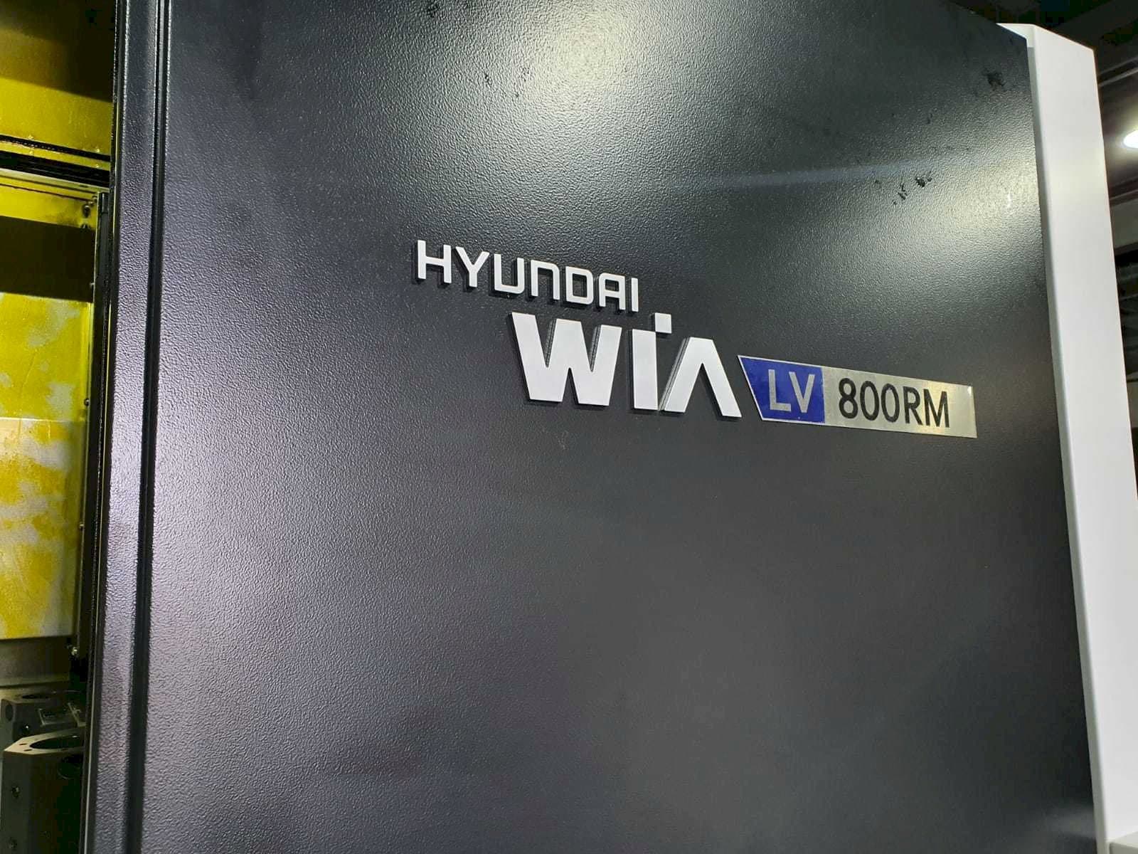 A Hyundai Wia LV800RM gép elölnézete