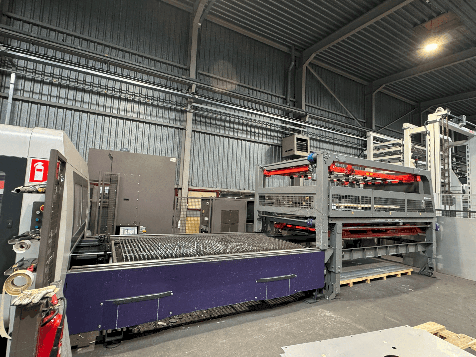 A Bystronic ByTrans 3015 Standard  gép elölnézete