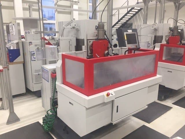 A EMCO Emcomat FB-450 MC gép elölnézete