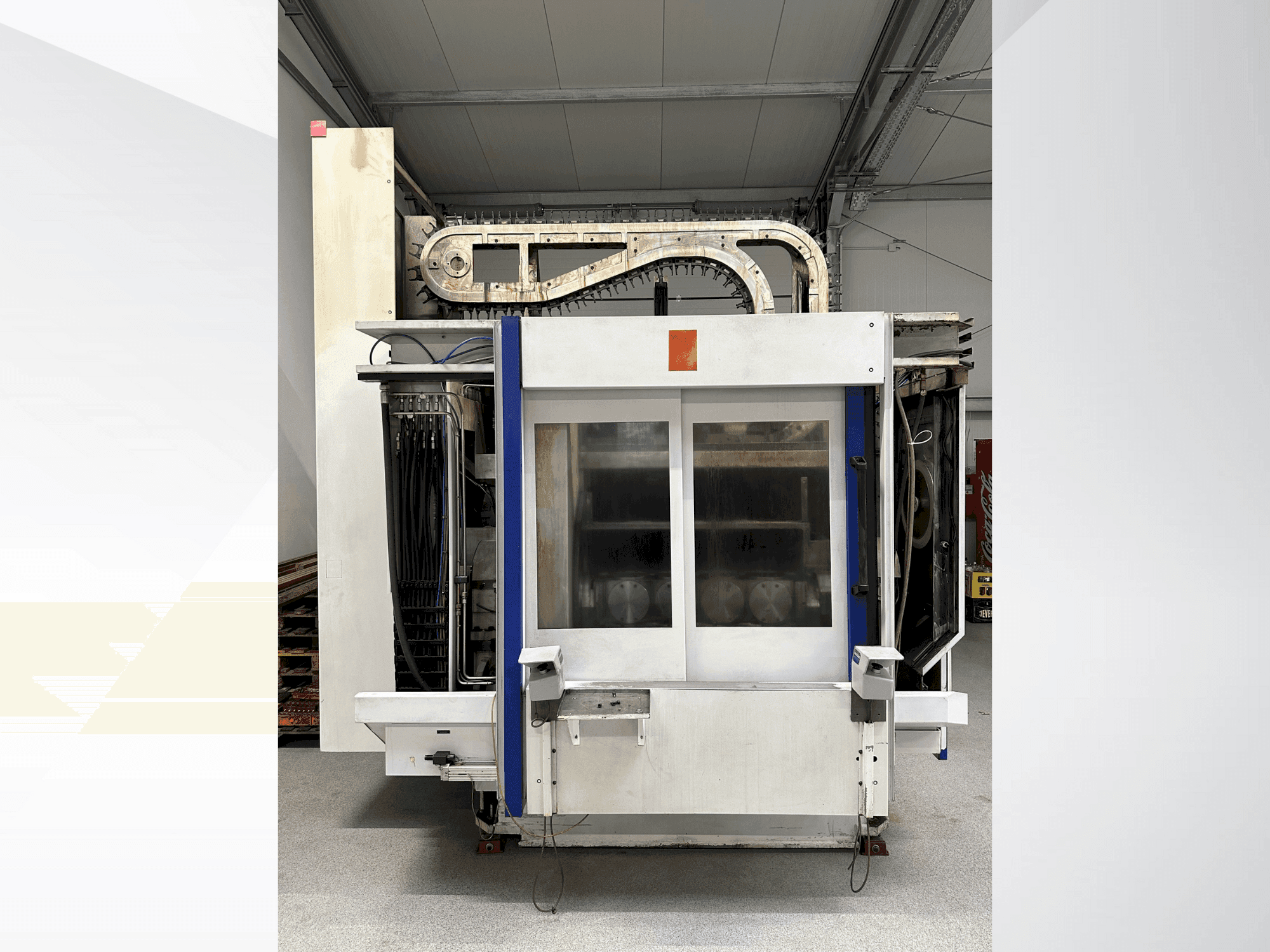 A SW BA 400-4  gép elölnézete