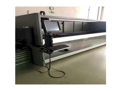 A Emmegi PHANTOMATIC T3 S  gép elölnézete