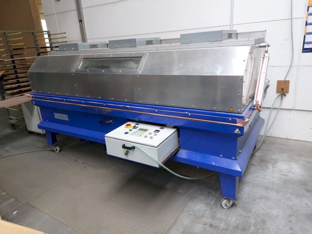 A Columbus MULTIMAT  gép elölnézete