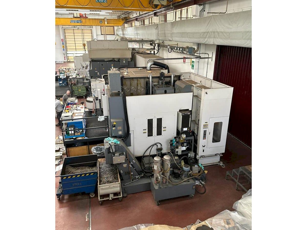 A Okuma MILLAC 800VH gép elölnézete