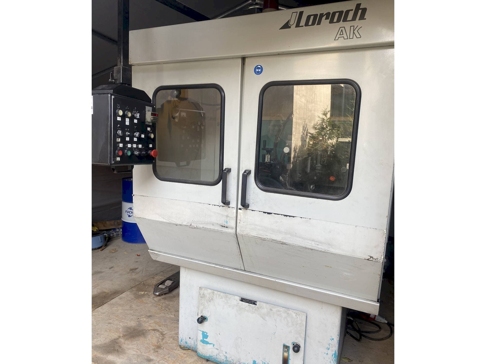 A Loroch AK gép elölnézete