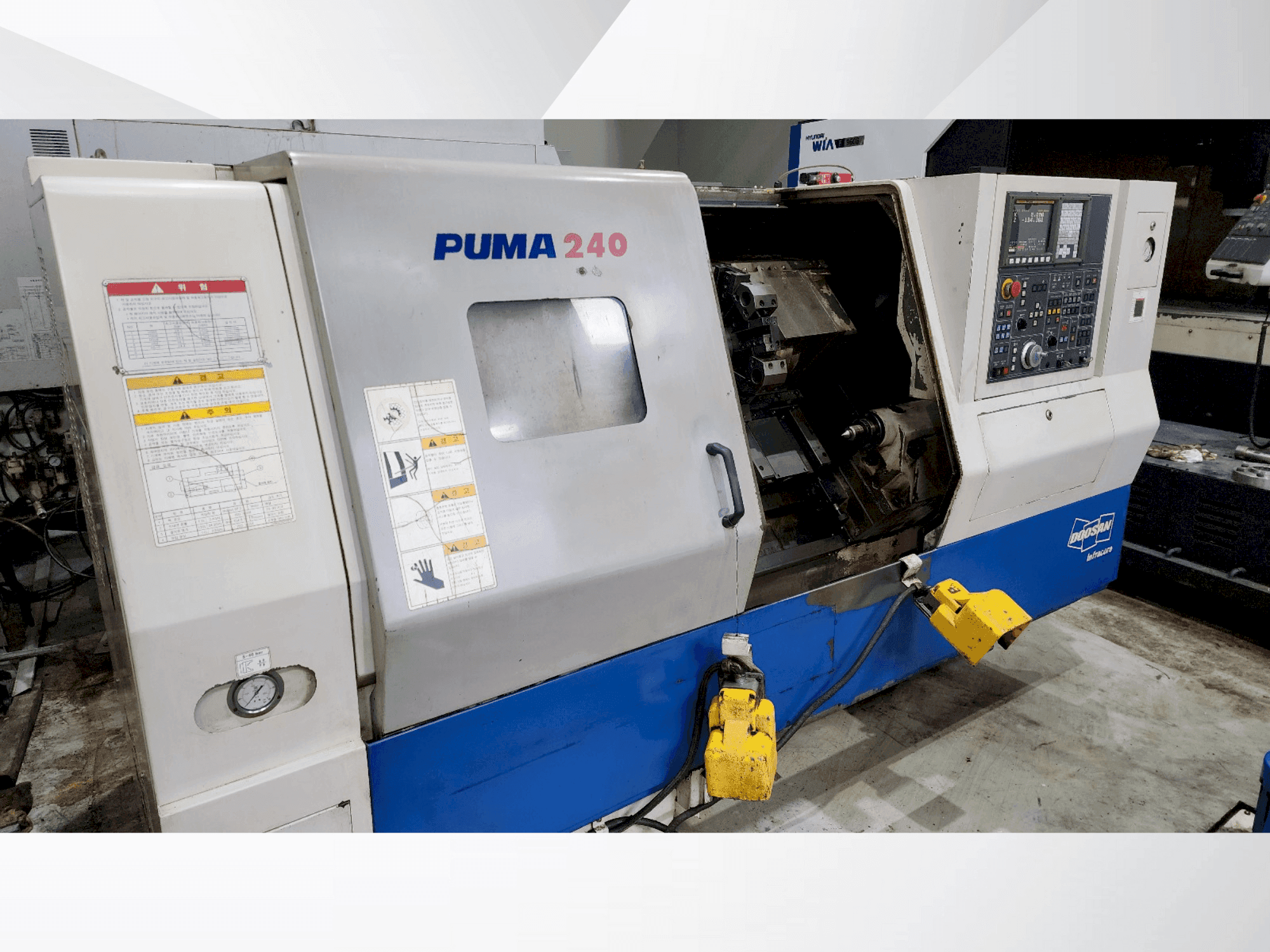A DOOSAN PUMA 240B gép elölnézete