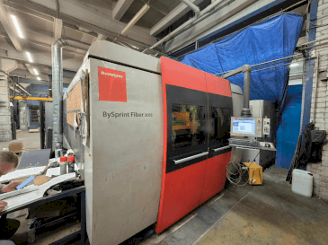 A Bystronic Bysprint Fiber 3015 3kW  gép elölnézete