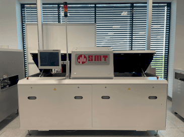 A SMT UV 3/-3 gép elölnézete
