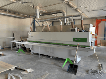 A BIESSE Jade 240 gép elölnézete