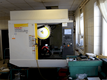 A FANUC Alfa D21LiB5 gép elölnézete