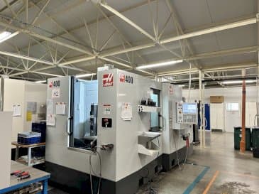 A HAAS EC-400 gép elölnézete