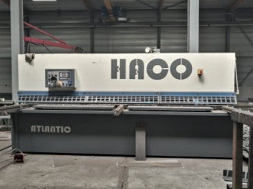 A HACO ATS 3206  gép elölnézete