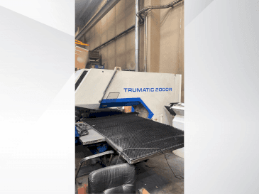 A TRUMPF TC2000R gép elölnézete