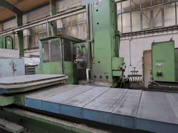 A TOS WHN 13.8 CNC gép elölnézete