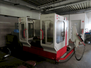 A HERMLE UWF 1202 S  gép elölnézete
